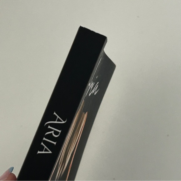 OOP: Aria by Jennifer Hartmann - Picture 13 of 15